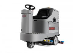 駕駛式洗地機(jī)如何使用？